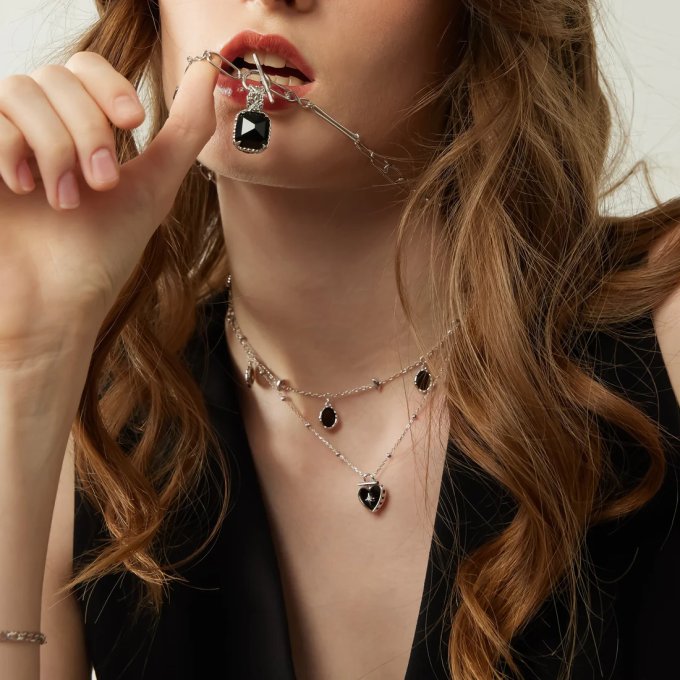 LOVE BY THE MOON評價｜必買的12款LOVE BY THE MOON首飾介紹！香港獨立設計師品牌波希米亞風飾品