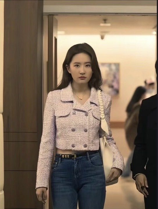 劉亦菲《玫瑰的故事》仙氣造型大盤點！夏日必學4大實用穿搭技巧+同款推薦