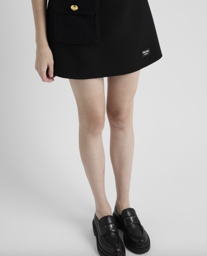 Prada樂福鞋價格2025｜高CP值推薦+Prada樂福鞋穿搭！Emma Watson/黑豹公主Letitia Wright都愛穿