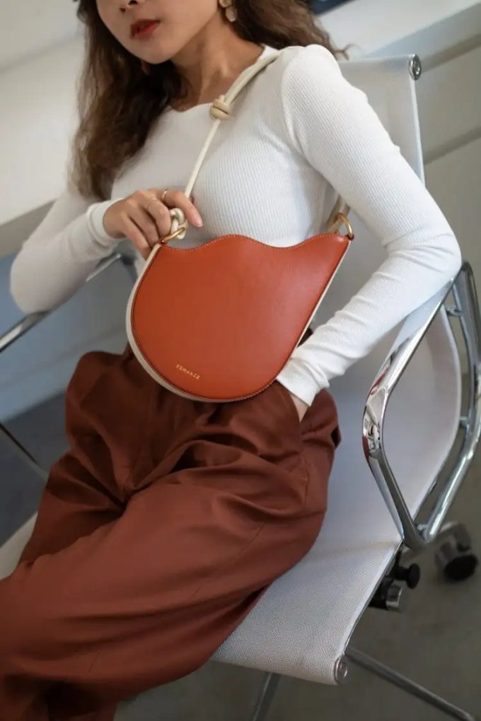 新年穿搭2025｜10款時髦喜氣新年紅色衣服/配飾推薦！見長輩親戚不出錯