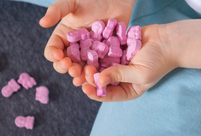 兒童維他命B群推薦2026｜兒童B群劑量/功效/吃法一文看！附兒童B群軟糖/水溶片/滴劑精選清單