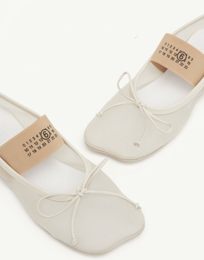 好穿芭蕾平底鞋推薦2025｜balletcore穿搭必入手芭蕾平底鞋品牌top10！Repetto/Chloé/Miu Miu芭蕾鞋清單