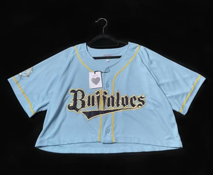 古著穿搭技巧2025｜古著穿搭女生必買百搭單品推薦！古著襯衫/洋裝/外套精選清單